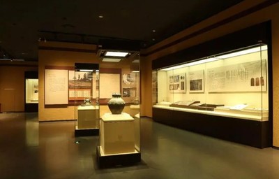 南昌博物館展柜定制 設(shè)計與安裝一站式解決方案